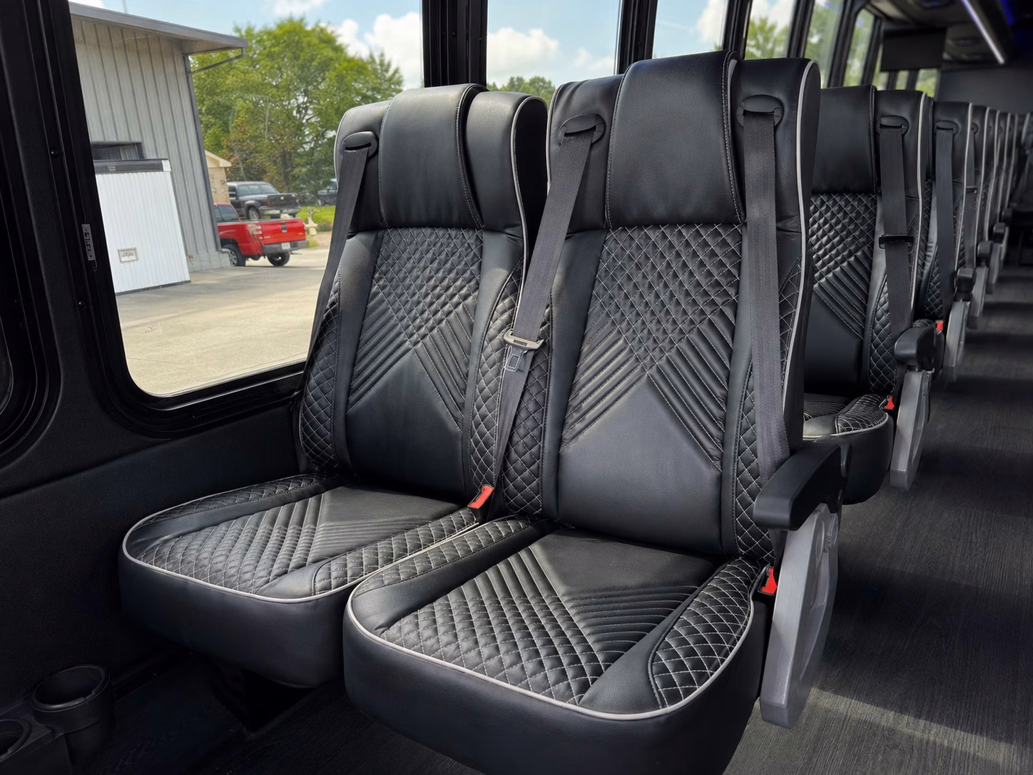 bus rentals for arts and culture field trips in new haven